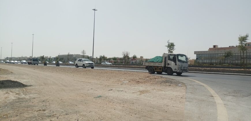 ارض تجارية للبيع في حي المؤنسية