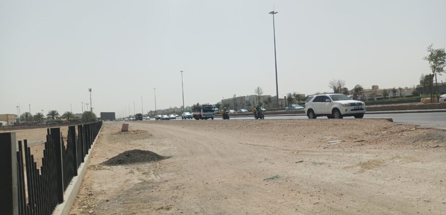 ارض تجارية للبيع في حي المؤنسية