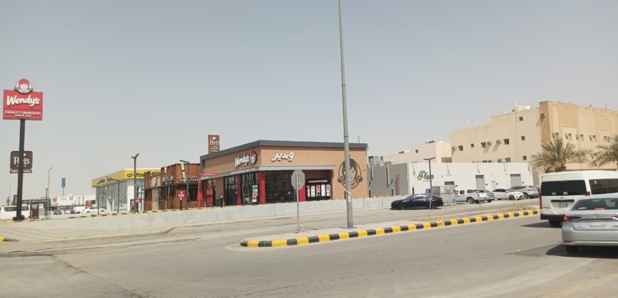 ارض تجارية للبيع في حي المؤنسية