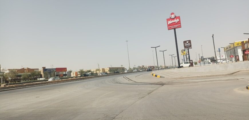 ارض تجارية للبيع في حي المؤنسية